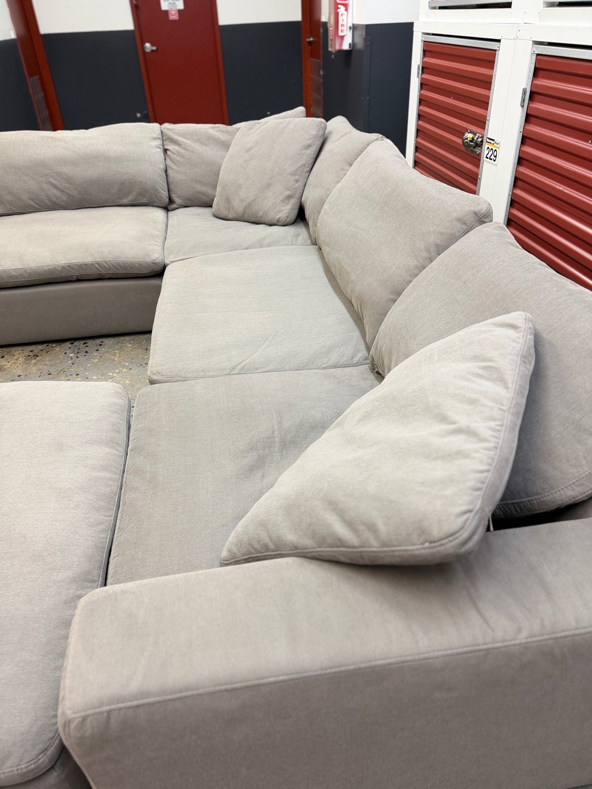 City Furniture Nixon Cloud 5-Piece Sectional — Gray, storage side view